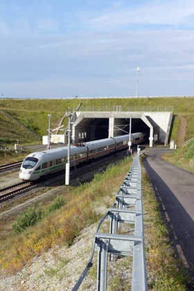 VDE 8: Ostportal des Osterbergtunnels bei Kalzendorf